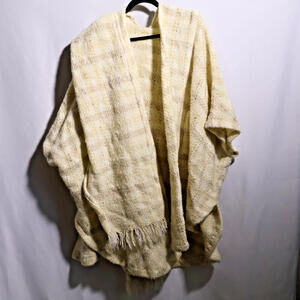 Tapestries Ireland Poncho Scarf‎ Handcrafted Knit Open Front Plaid Ivory Pockets